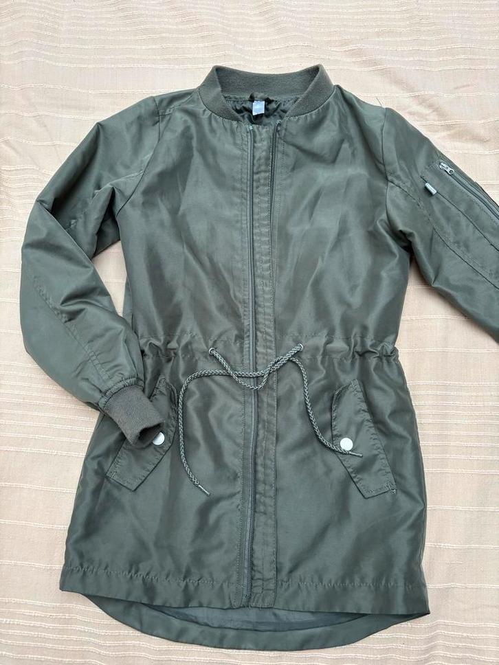 Stoere Tussenjas Maat 134/140, Kinderen en Baby's, Kinderkleding | Maat 140, Zo goed als nieuw, Meisje, Jas, Ophalen