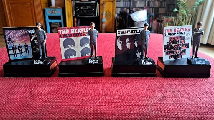 The Beatles Enesco figurenset 1993 Apple Corps, Verzamelen, Beelden en Beeldjes, Gebruikt, Overige typen, Ophalen of Verzenden