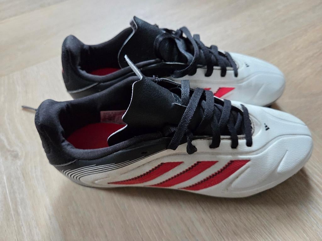 Adidas voetbalschoen mt 36 zgan, Sport en Fitness, Maat XS of kleiner, Schoenen, Ophalen of Verzenden, Zo goed als nieuw