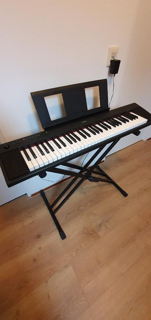 Yamaha Piaggero NP-12 B digitale E-piano Als Nieuw, Muziek en Instrumenten, Keyboards, Zo goed als nieuw, 61 toetsen, Yamaha, Aanslaggevoelig