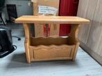 Vintage krantenbak van hout, Huis en Inrichting, Tafels | Bijzettafels, Ophalen, Minder dan 45 cm, Minder dan 55 cm, Gebruikt