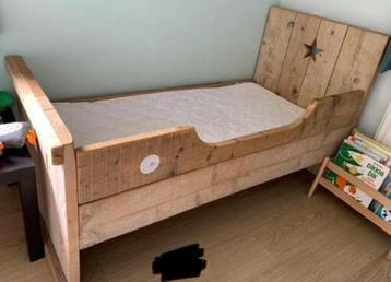 Stijgerhout peuterbed met/zonder matras beschikbaar voor biedingen