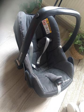 Maxi Cosi Pebble met isofix base beschikbaar voor biedingen