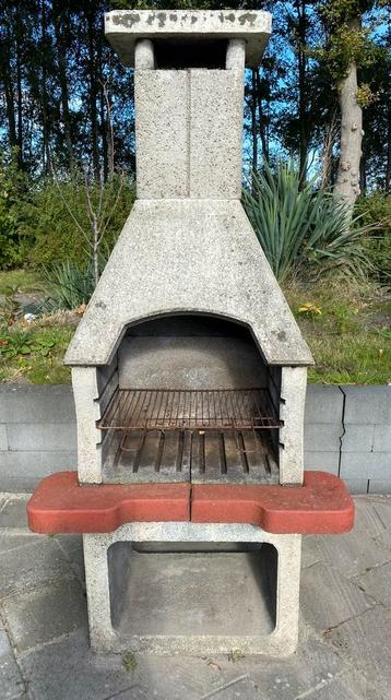 Betonnen buitenhaard, stenen BBQ, terrashaard beschikbaar voor biedingen