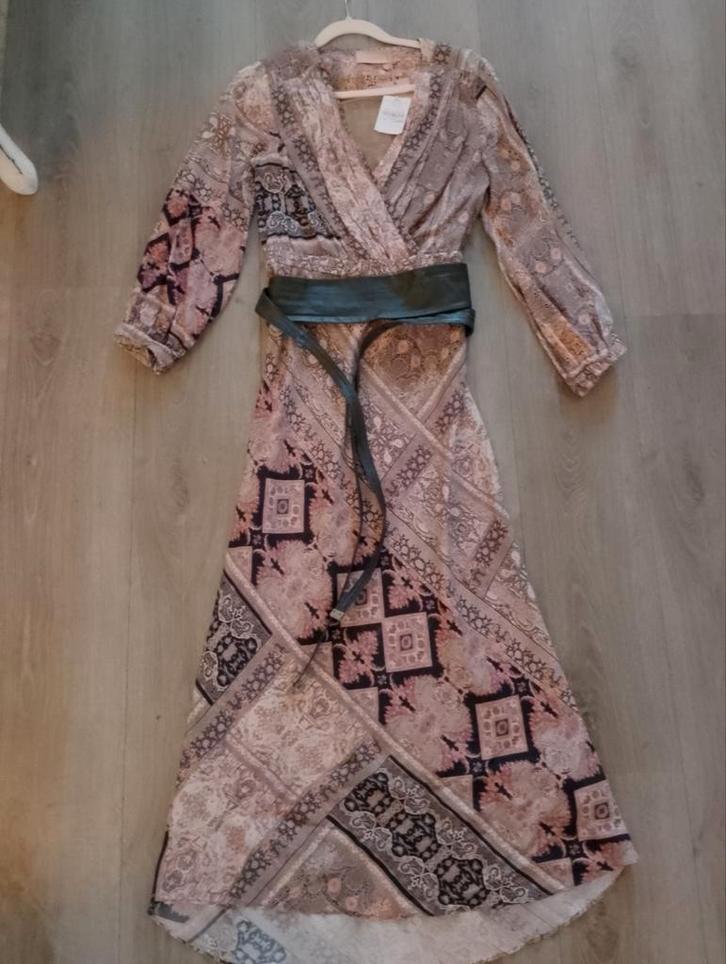 Gustav Mooie jurk met print en riem van Gustav maat Xs, Kleding | Dames, Jurken, Nieuw, Maat 38/40 (M), Beige, Onder de knie, Ophalen of Verzenden