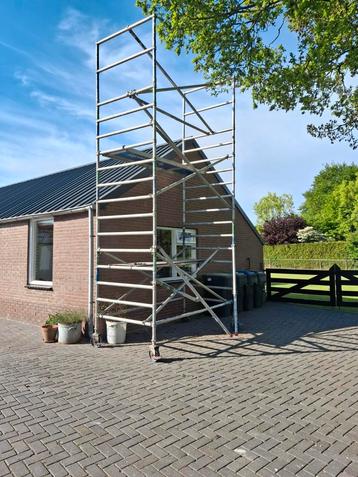 Steiger te huur beschikbaar voor biedingen