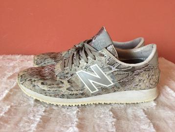 New Balance beige slangenprint sneakers maat 37,5 beschikbaar voor biedingen