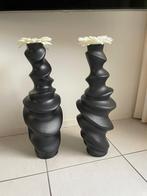 2 zwarte vazen - 60 cm hoog, Ophalen of Verzenden, Zo goed als nieuw, Zwart, 50 tot 75 cm