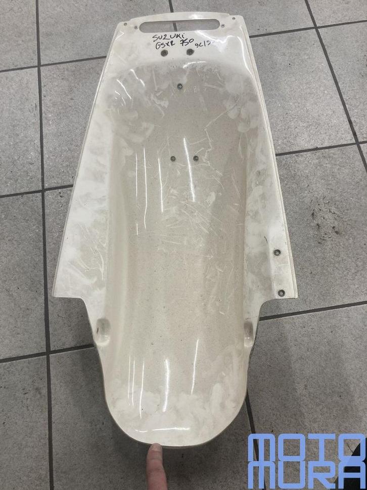 undertail Suzuki GSXR 750 W 1992 - 1993 spatbord under tail, Motoren, Onderdelen | Suzuki, Nieuw, Ophalen of Verzenden