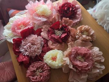 Papieren bloemen 24st beschikbaar voor biedingen