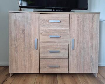 Dressoir kast, 2 deuren, licht eiken, 4 lades beschikbaar voor biedingen