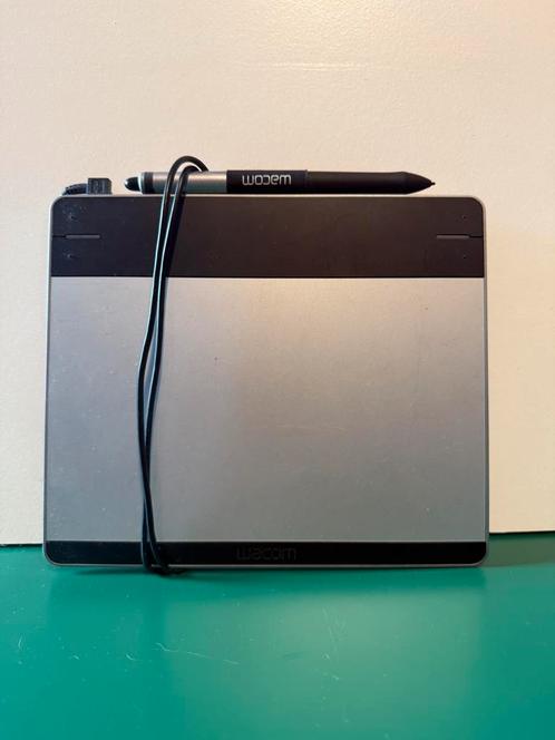 Wacom Intuos CTH-480 tekentablet, Computers en Software, Tekentablets, Zo goed als nieuw, Ophalen of Verzenden