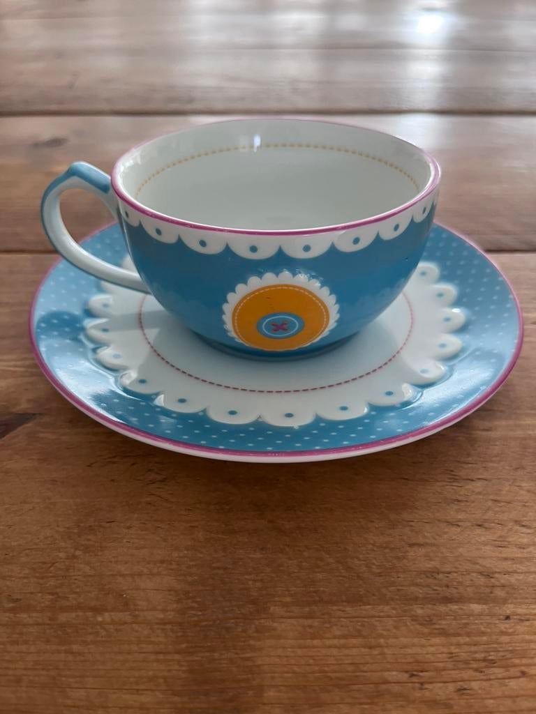 Thee kopjes Lief Lifestyle, Ophalen, Zo goed als nieuw, Overige stijlen, Kop(pen) en/of Schotel(s)