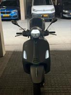 Vespa GTS Supertech 300 HPE Grigio Ottimista Juli 2023, Ophalen, Overige modellen, 300 cc, Zo goed als nieuw