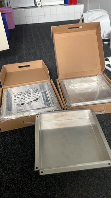 Drie  nieuwe rvs inbouwnissen 30x30cm met tegelflens beschikbaar voor biedingen