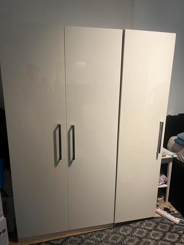 Ruime Ikea Pax kledingkast hoogglans wit beschikbaar voor biedingen