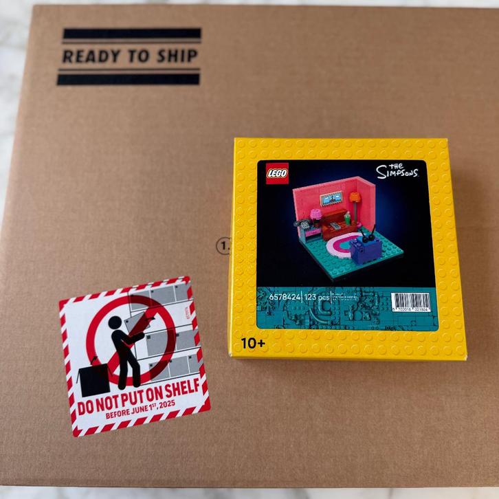 Lego 10352 en 6578424 Simpsons Krusty Burger/The living room, Kinderen en Baby's, Speelgoed | Duplo en Lego, Nieuw, Lego, Complete set