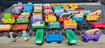Thomas de trein hout diverse wagonnen  beschikbaar voor biedingen