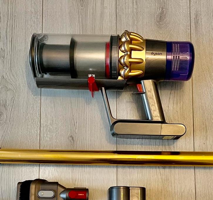Mooie Gouden Dyson v11 stofzuiger giede accu werkt goed, Witgoed en Apparatuur, Stofzuigers, Zo goed als nieuw, Ophalen of Verzenden