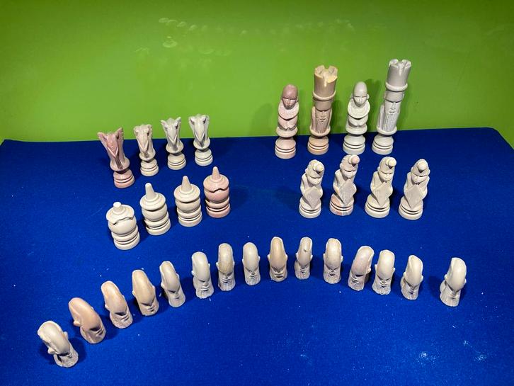 Handgesneden stenen schaakstukken – 1 pion mist, Hobby en Vrije tijd, Gezelschapsspellen | Bordspellen, Ophalen of Verzenden