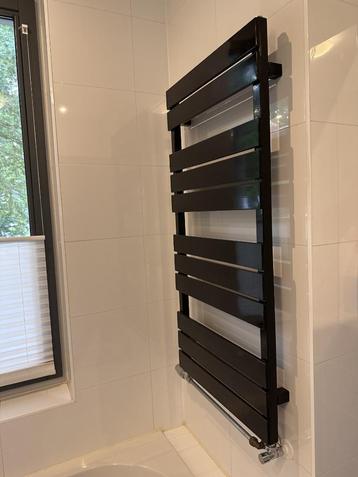 Handdoekradiator ca. 120cm hoog ca. 50cm breed donker grijs beschikbaar voor biedingen