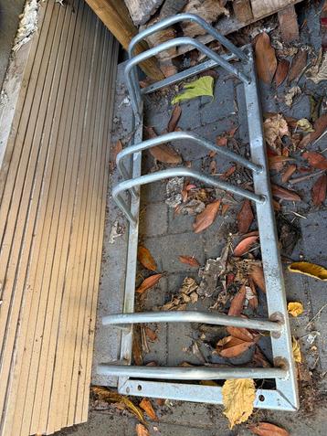 Fietsenrek beschikbaar voor biedingen