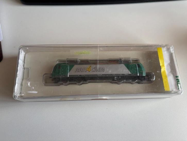 Minitrix BR 185.1 TRAXX Rail4Cham digitaal, Hobby en Vrije tijd, Modeltreinen | N-Spoor, Gebruikt, Locomotief, Gelijkstroom, Trix