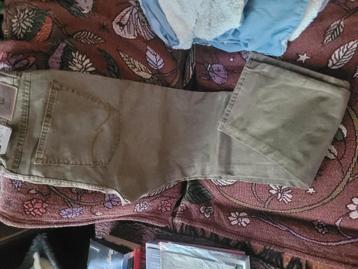 Splinternieuwe broek maat 32/34 beschikbaar voor biedingen
