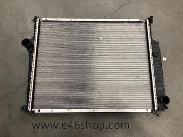 RADIATEUR BMW E30 ORG EN NIEUW BMW OE 17112241912 beschikbaar voor biedingen