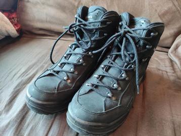 Berg schoenen Lowa Maat 43 1/2 beschikbaar voor biedingen