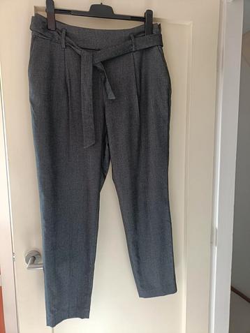 GRIJZE LANGE BROEK beschikbaar voor biedingen