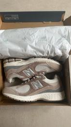 Nieuw New Balance M2002R maat 46,5 bruin/grijs, Kleding | Heren, Schoenen, Ophalen, Nieuw, Bruin