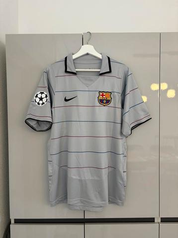 Diverse Retro Shirts beschikbaar voor biedingen