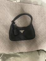Zwarte Prada Handtas, Sieraden, Tassen en Uiterlijk, Tassen | Damestassen, Ophalen, Zo goed als nieuw, Zwart, Handtas