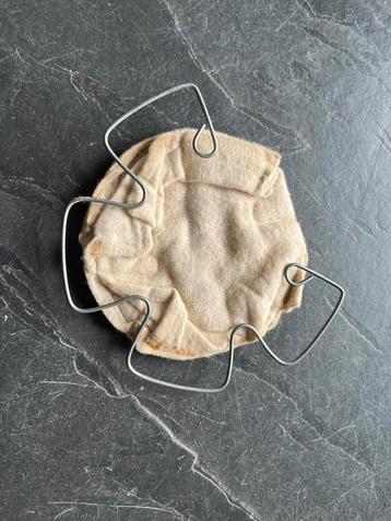 Duitse gasmasker doek en veer beschikbaar voor biedingen