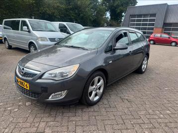 Opel Astra 1.4 Turbo 88KW ST 2011 Grijs beschikbaar voor biedingen