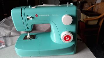 Te koop: z.g.a.n. Singer Simple 3223 naaimachine beschikbaar voor biedingen
