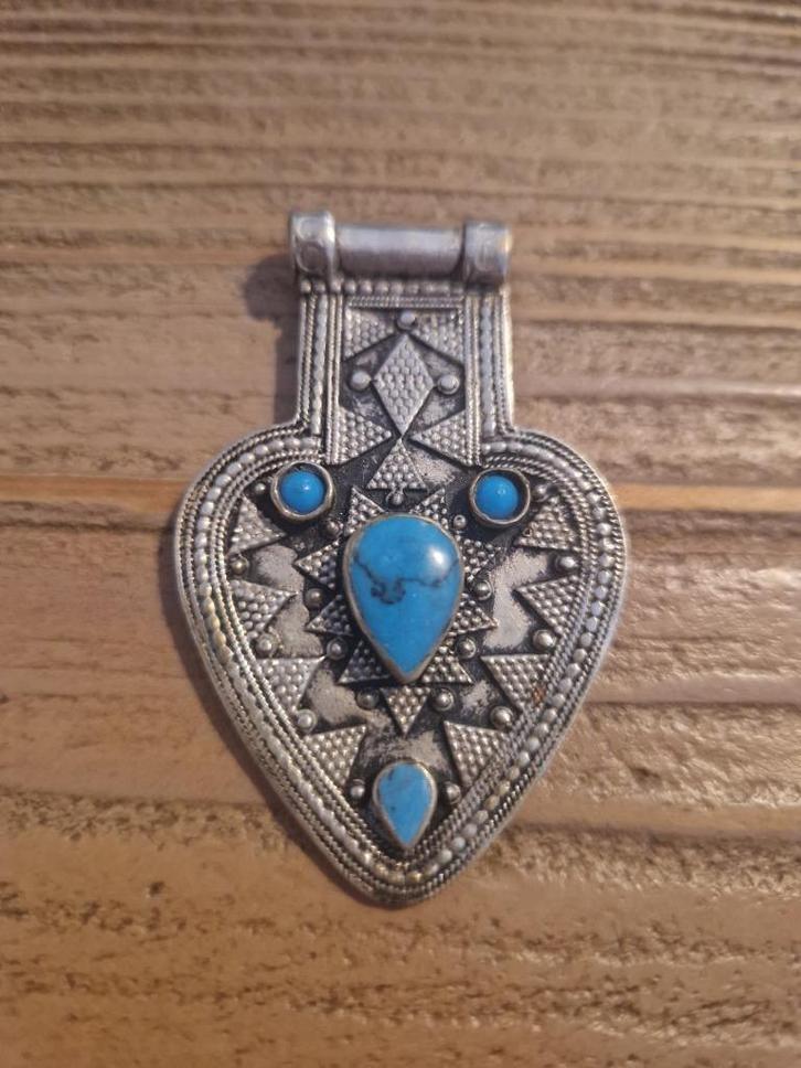 Antieke, zilveren hanger Tibet, met turquoise., Sieraden, Tassen en Uiterlijk, Antieke sieraden, Hanger, Zilver, Met edelsteen