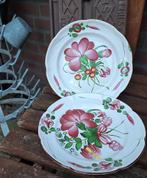 Faïence de L'Est, twee prachtige antieke borden, bloem, Antiek en Kunst, Ophalen of Verzenden