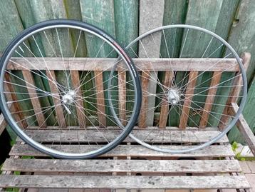Vintage Italiaans wielset  Campagnolo naven . beschikbaar voor biedingen