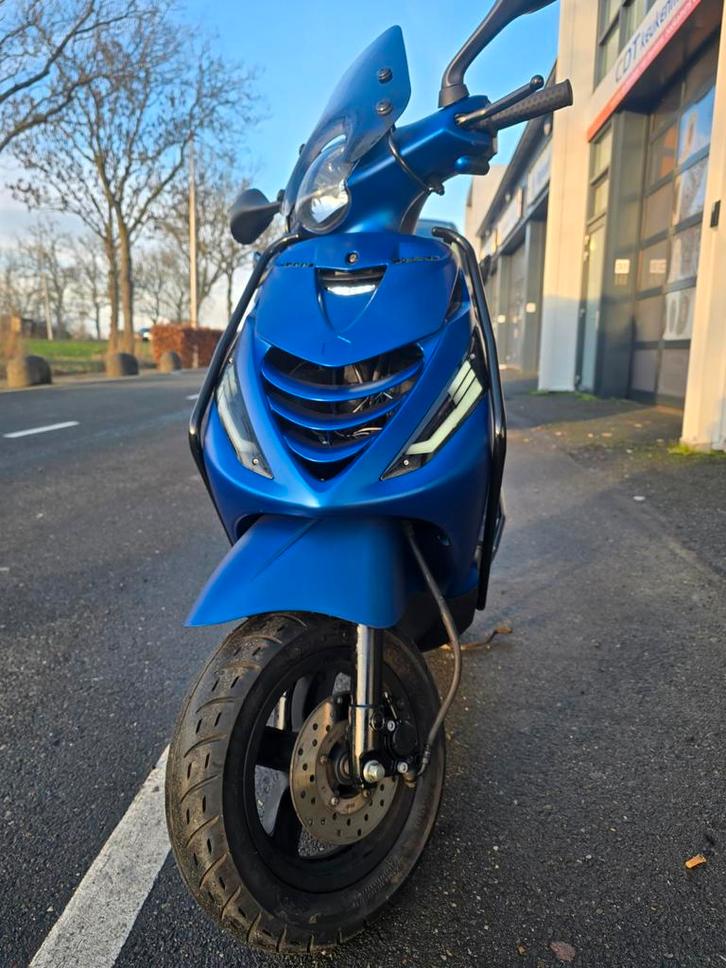 Piaggio zip sp 2takt 2017 nieuwstaat, Fietsen en Brommers, Scooters | Piaggio, Zo goed als nieuw, Zip, Benzine, Ophalen
