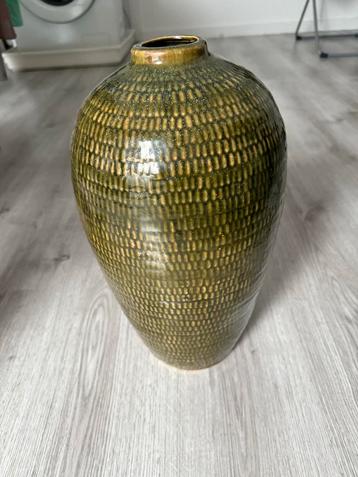 decoratieve vaas beschikbaar voor biedingen