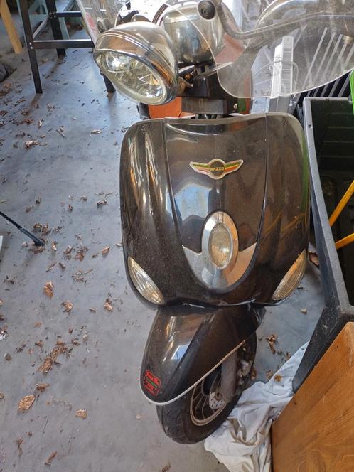 Razzo scooter, Fietsen en Brommers, Snorfietsen en Snorscooters, Gebruikt, Overige merken, Benzine, Ophalen