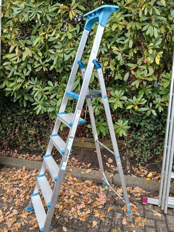 Huishoudtrap trap 1x6 treden stevige uitvoering beschikbaar voor biedingen