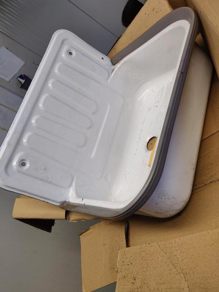 uitstortgootsteen wit, Doe-het-zelf en Verbouw, Sanitair, Nieuw, Overige typen, Ophalen