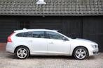 Volvo V60 2.4 D6 AWD Plug-In Hybrid Summum Elek-Dak/Camera/X, Auto's, Automaat, Zwart, Vierwielaandrijving, 11 kWh