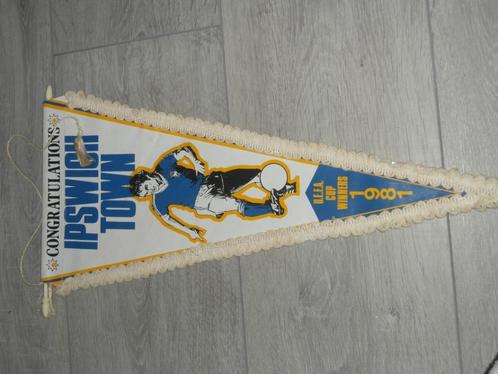 voetbal vaan ipswich town uefa cup winnaar 1981 tegen az 67, Verzamelen, Sportartikelen en Voetbal, Zo goed als nieuw, Vaantje of Sjaal