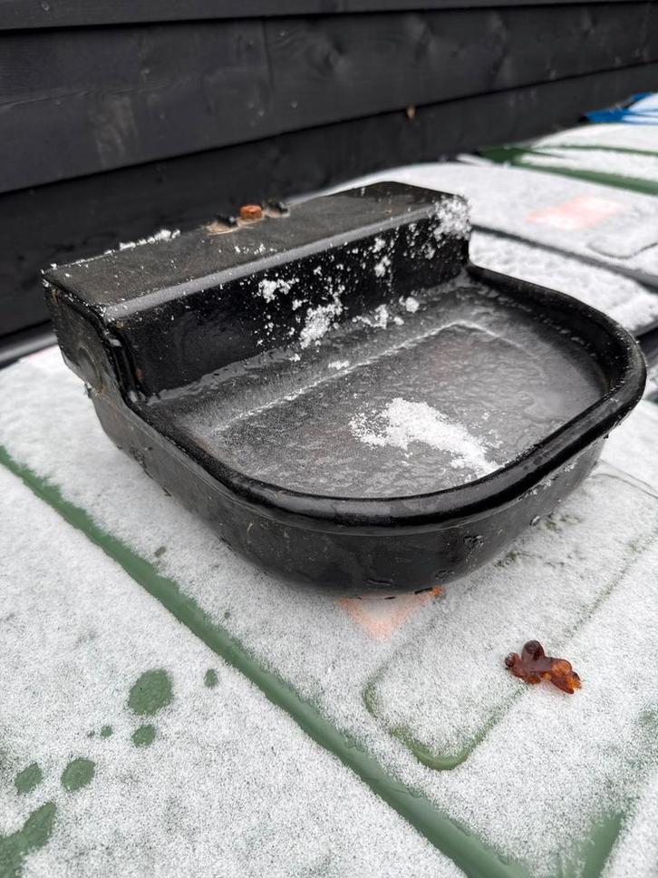 Gietijzeren Drinkbak met Automatische Vulling, Dieren en Toebehoren, Stalling en Weidegang, Stalling, 1 paard of pony