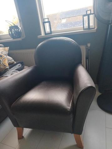 Leren fauteuil donkerbruin beschikbaar voor biedingen