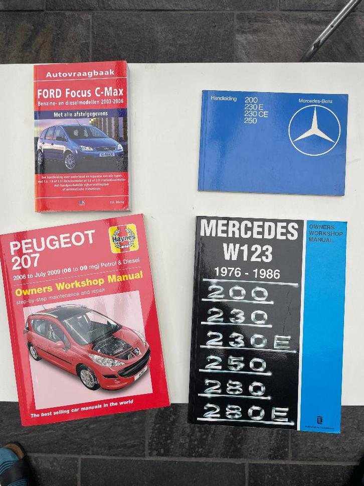 Diverse auto hand- en instructieboeken, Auto diversen, Handleidingen en Instructieboekjes, Ophalen of Verzenden